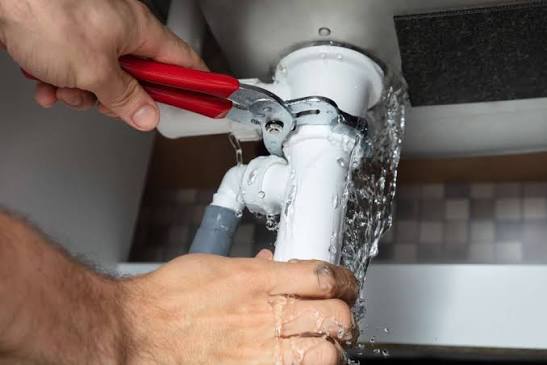 Plumber Home Visit Leak Repair and Pipe Fitting